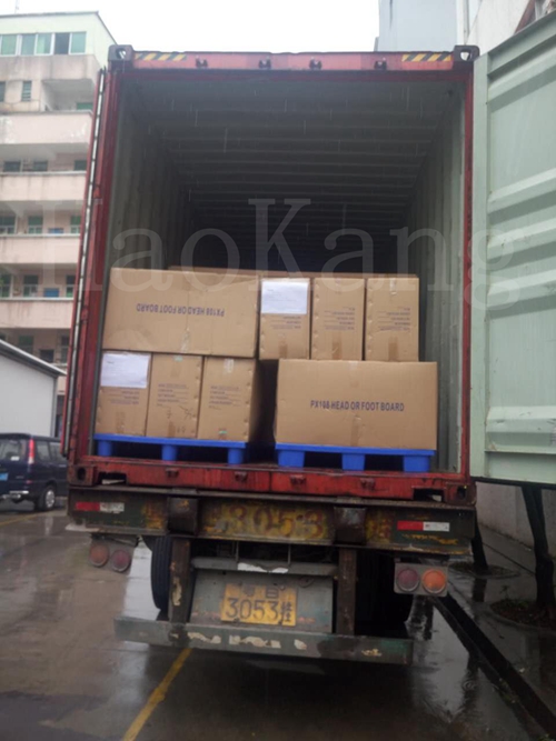 發(fā)往泰國的病床裝車圖